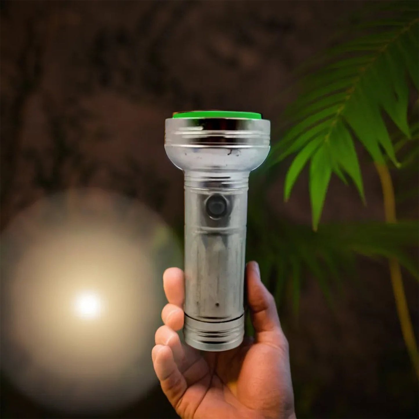 Nostalgic Portable Flashlight – Simple Iron Outdoor Old-Fashioned Torch Light