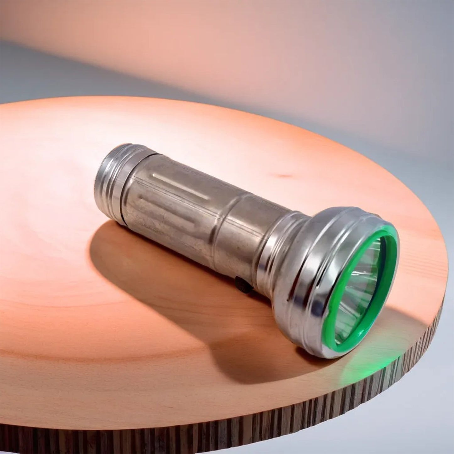 Nostalgic Portable Flashlight – Simple Iron Outdoor Old-Fashioned Torch Light